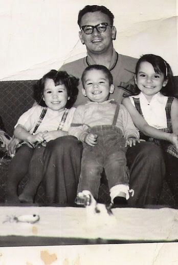 photo TonyandChildrencropped.jpg